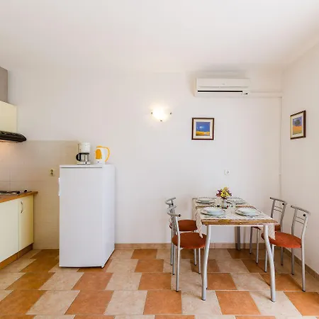 Cozy Mit Atemberaubenden Meerblick, Bbq Und Nur 500 Meter Zum Apartmán *
