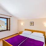 Apartment Cozy Mit Atemberaubenden Meerblick, Bbq Und Nur 500 Meter Zum Dramalj