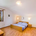 Apartment Cozy Mit Atemberaubenden Meerblick, Bbq Und Nur 500 Meter Zum Dramalj