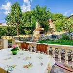 Apartment Cozy Mit Atemberaubenden Meerblick, Bbq Und Nur 500 Meter Zum Dramalj