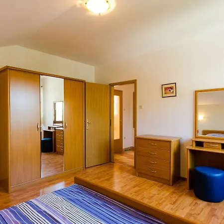 Apartment Cozy Mit Atemberaubenden Meerblick, Bbq Und Nur 500 Meter Zum *